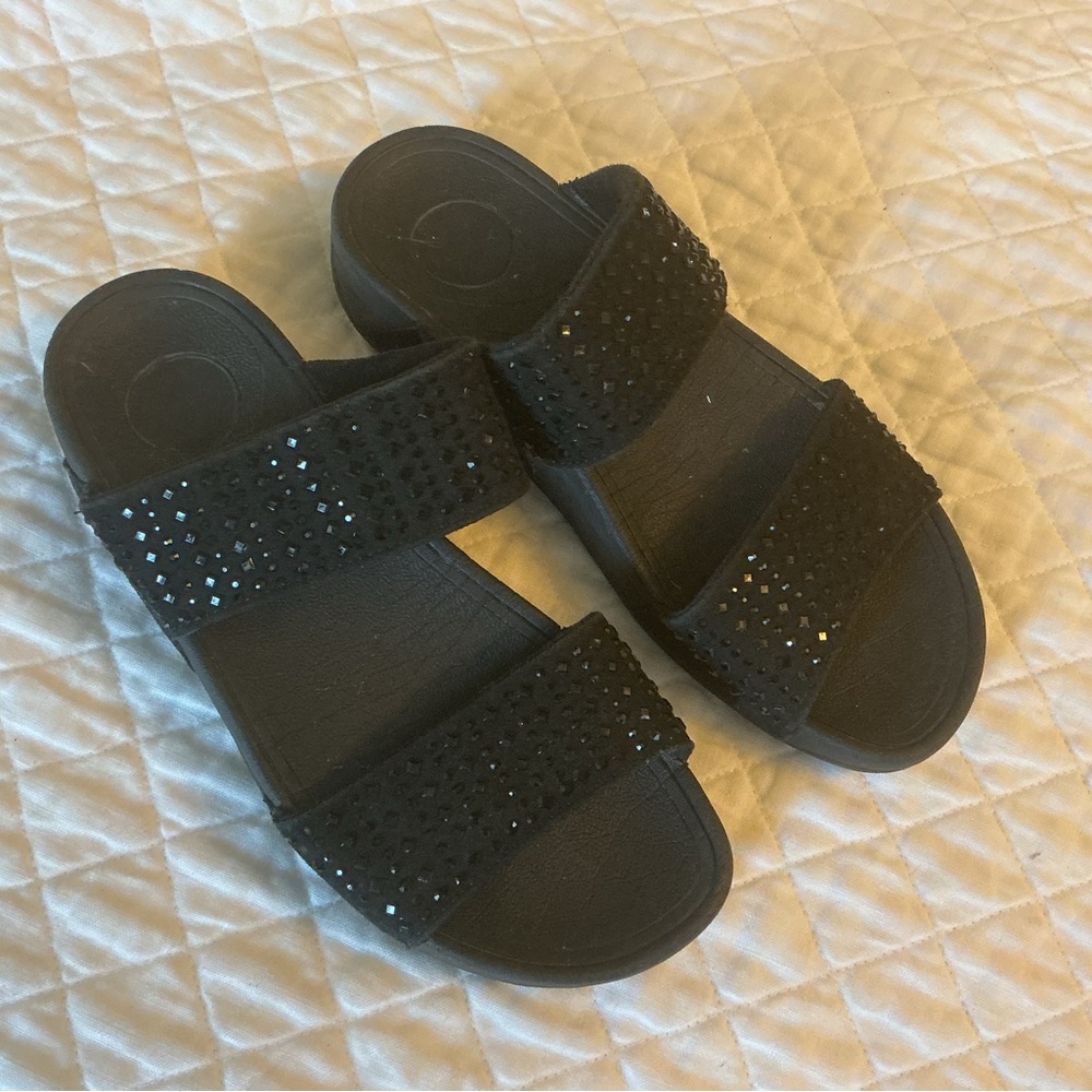 Simon Chang black sandals size 9